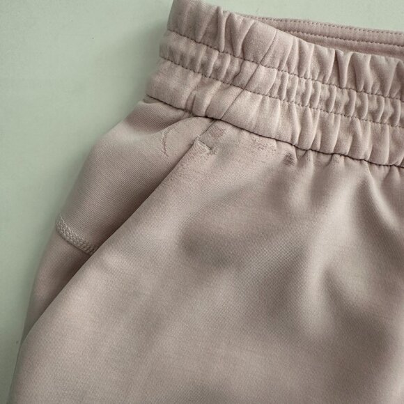 Lululemon Softstreme High-Rise Short 4" Size 2 Light pink - Picture 5 of 7